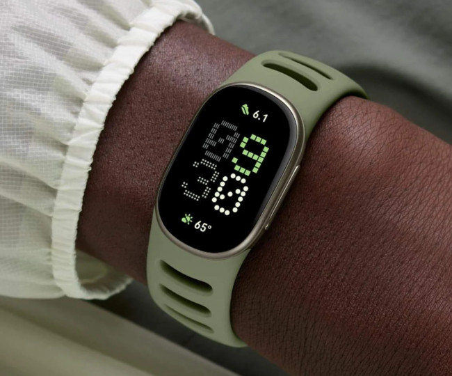 Фітнес трекер Google Fitbit Edge